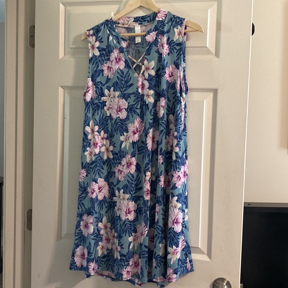 Sleeveless tropical print dress with pockets! - Picture 2 of 8